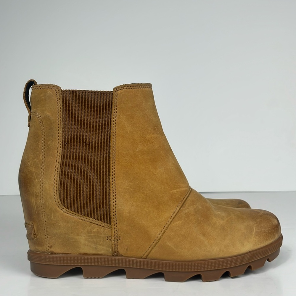 Sorel Joan of Arctic Wedge II Chelsea Boots Women 9.5 Tan Leather NL3022-224
